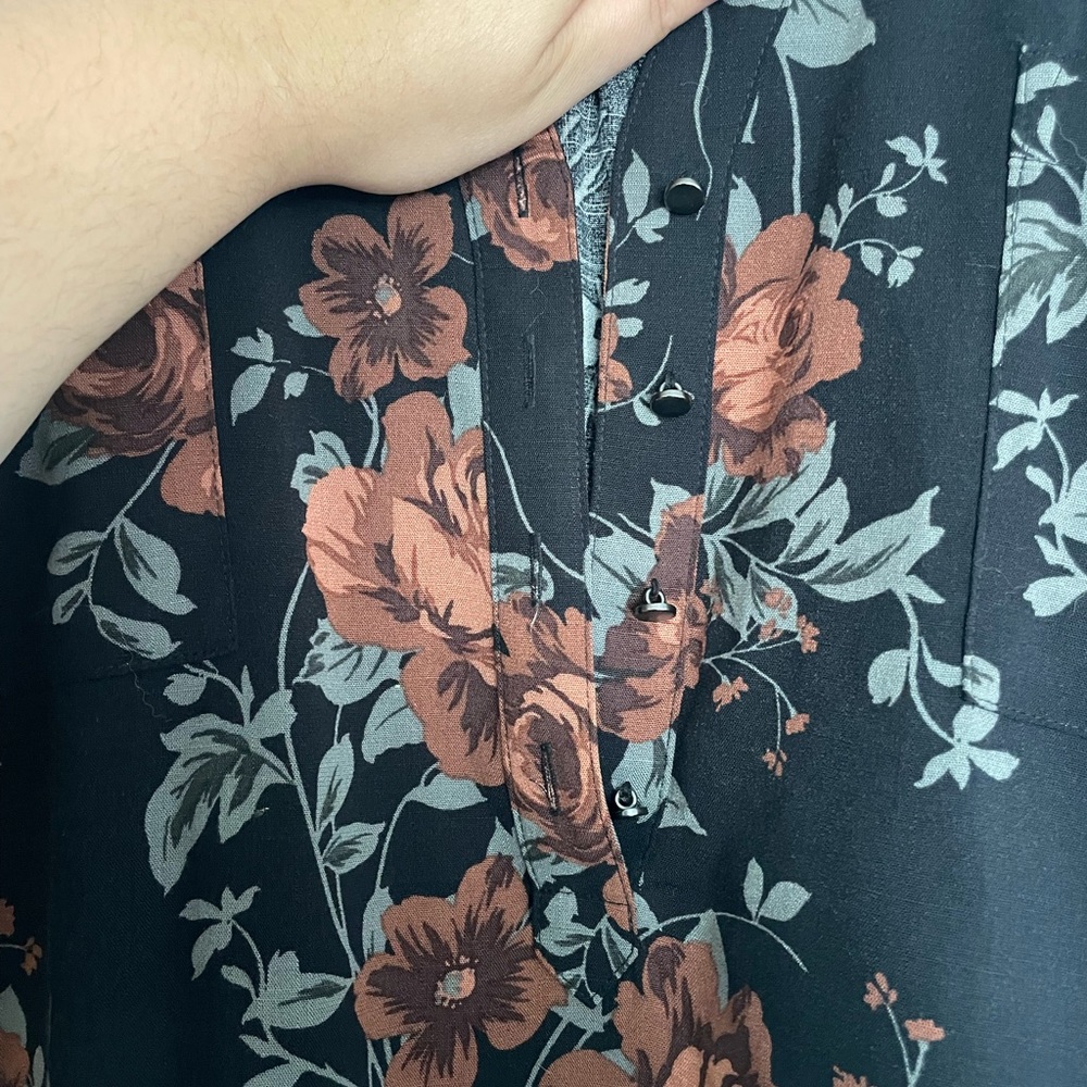 Floral sleeveless blouse